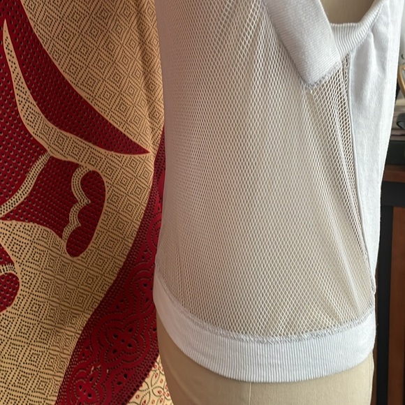 EUC Fabletics white sleeveless mesh hoodie - Picture 6 of 9